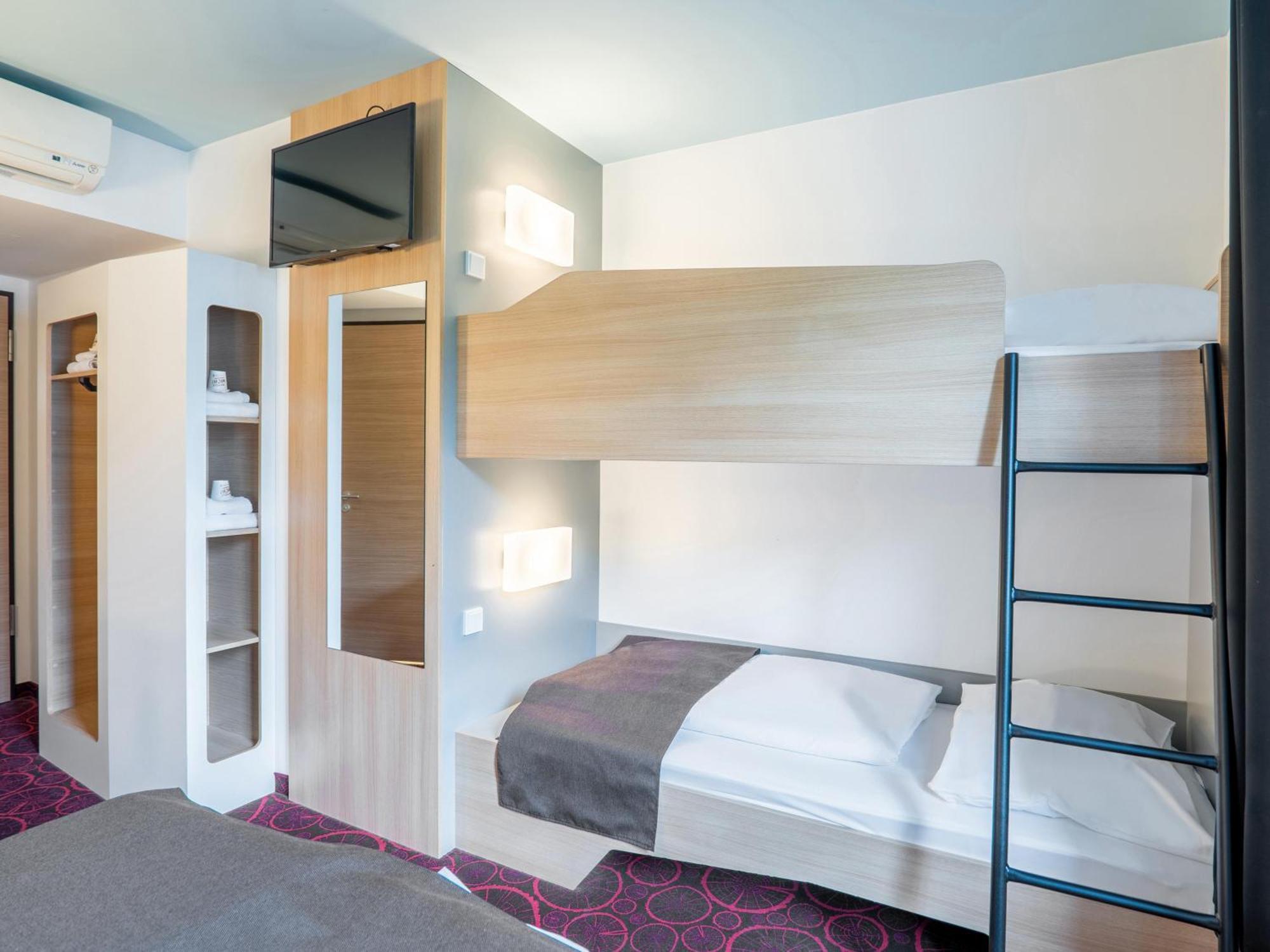 B&B Hotel Offenburg-City ภายนอก รูปภาพ