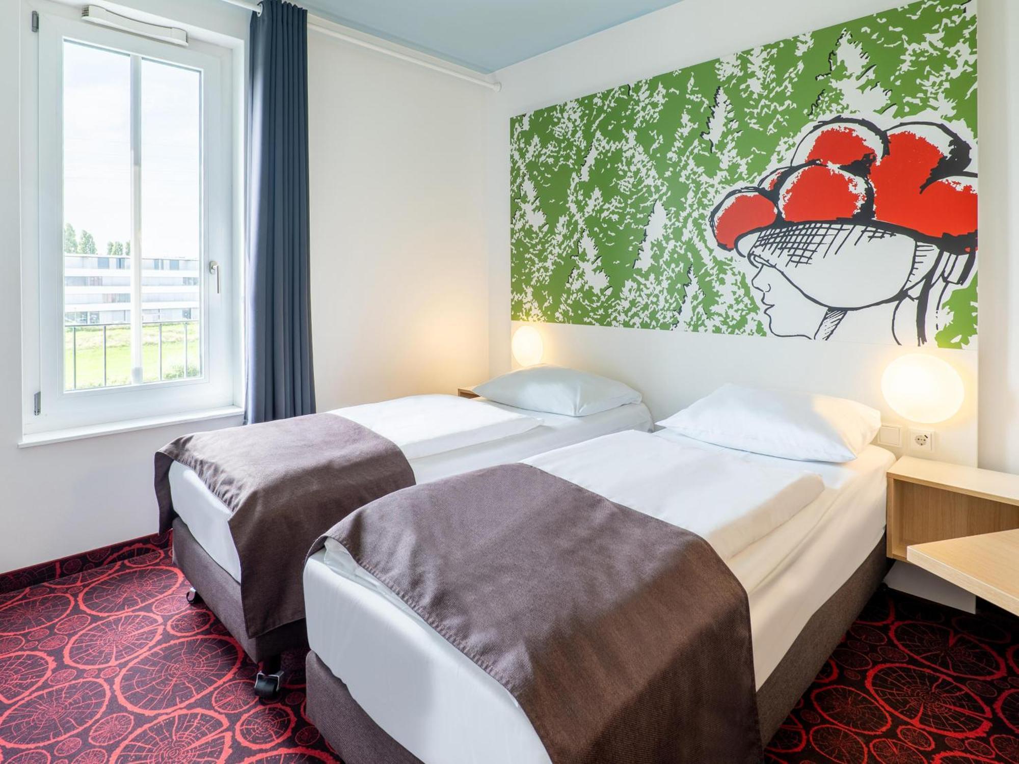 B&B Hotel Offenburg-City ภายนอก รูปภาพ